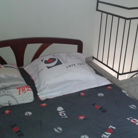 Votre Bungalow "Petit Tresor" Vintage 80 Apartman Le Carbet Kültér fotó