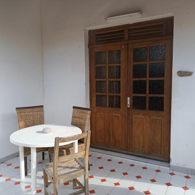 Votre Bungalow "Petit Tresor" Vintage 80 Apartman Le Carbet Kültér fotó